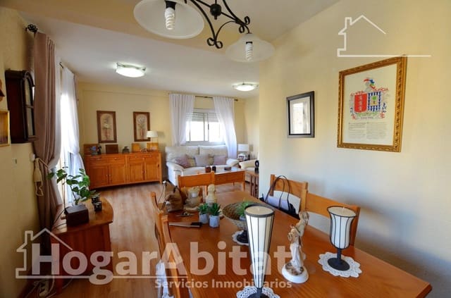 3 soveværelse Lejlighed til salg i Virgen del Carmen, Alicante by - € 150.000 (Ref: 9977375)