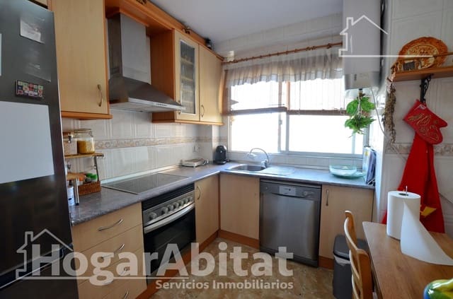 3 soveværelse Lejlighed til salg i Virgen del Carmen, Alicante by - € 150.000 (Ref: 9977375)