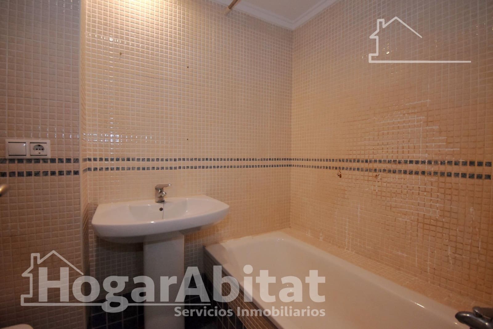 3 soverom Leilighet til salgs i Benaguasil med garasje - € 140 000 (Ref: 9990764)
