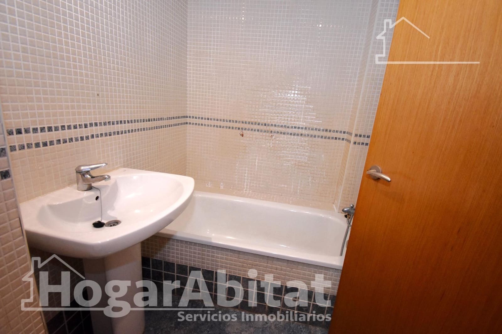 3 soverom Leilighet til salgs i Benaguasil med garasje - € 140 000 (Ref: 9990764)