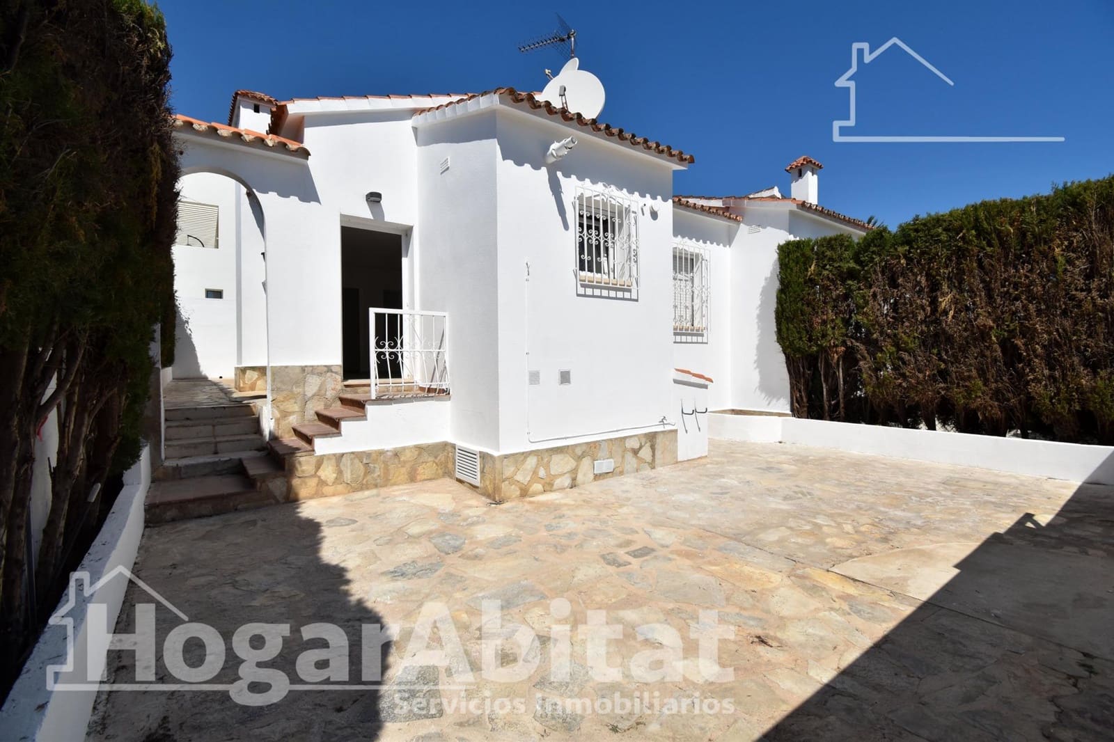 Adosado de 3 habitaciones en Dénia en venta - 350.000 € (Ref: 9990765)