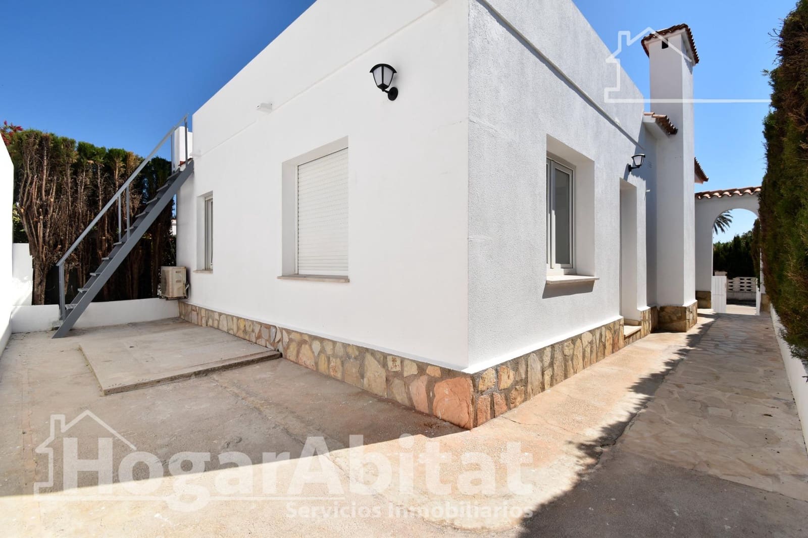 Adosado de 3 habitaciones en Dénia en venta - 350.000 € (Ref: 9990765)