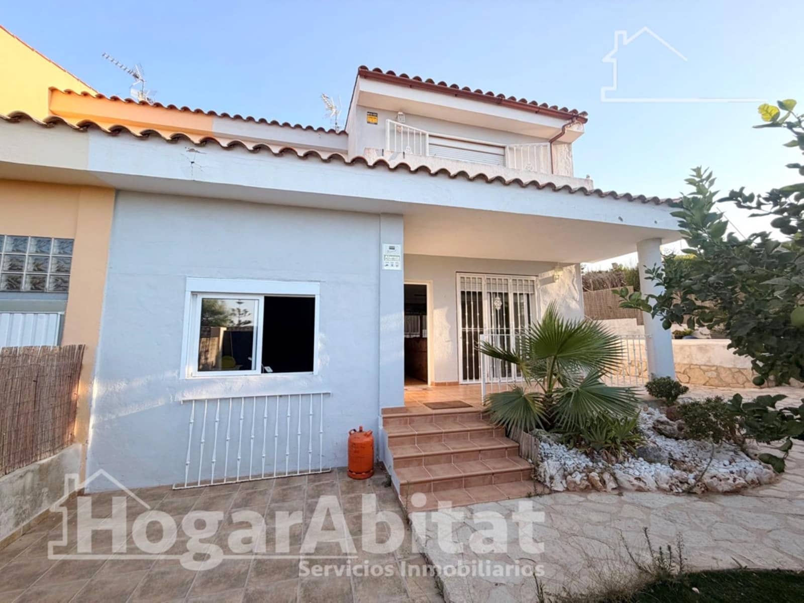 3 soveværelse Villa til salg i Montserrat med swimmingpool garage - € 298.000 (Ref: 9990769)