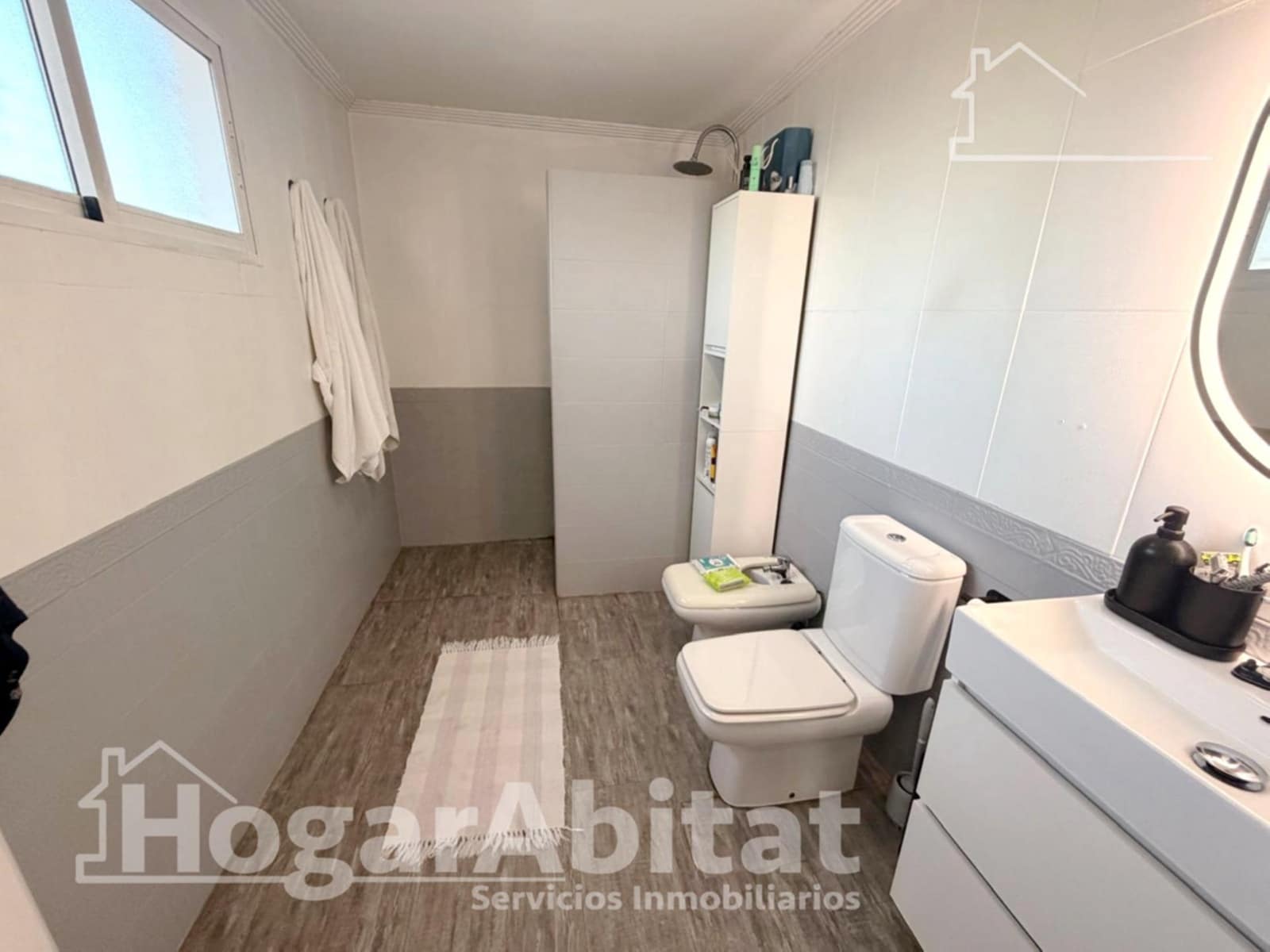 3 soveværelse Villa til salg i Montserrat med swimmingpool garage - € 298.000 (Ref: 9990769)