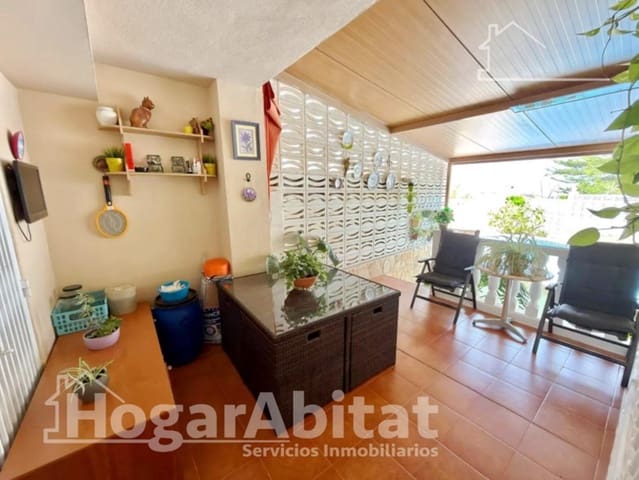 5 slaapkamer Rijtjeshuis te koop in Torrent met zwembad - € 430.000 (Ref: 9990776)