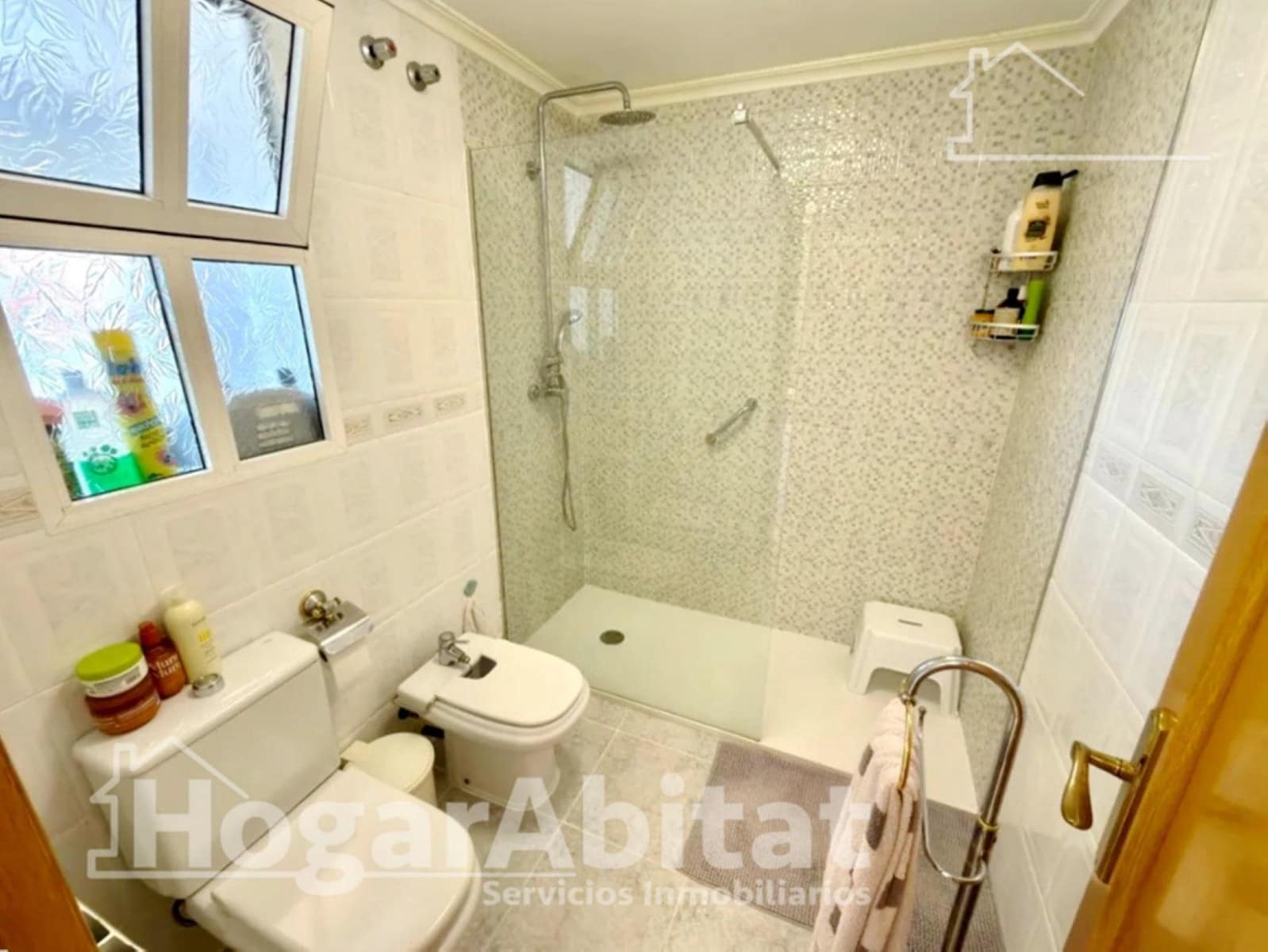 5 slaapkamer Rijtjeshuis te koop in Torrent met zwembad - € 430.000 (Ref: 9990776)