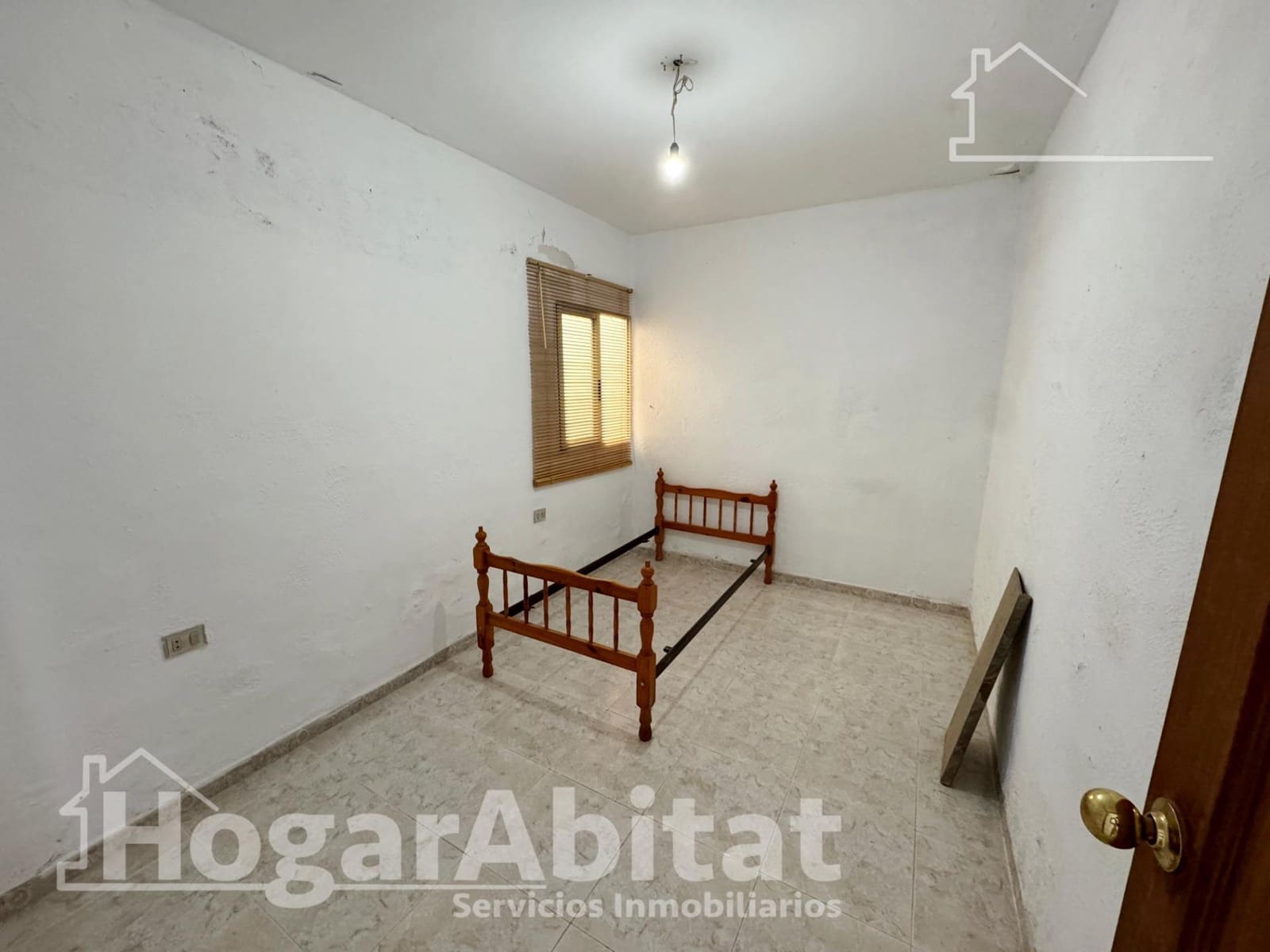 3 makuuhuone Omakotitalo myytävänä paikassa Vila-real - 99 900 € (Ref: 9990779)