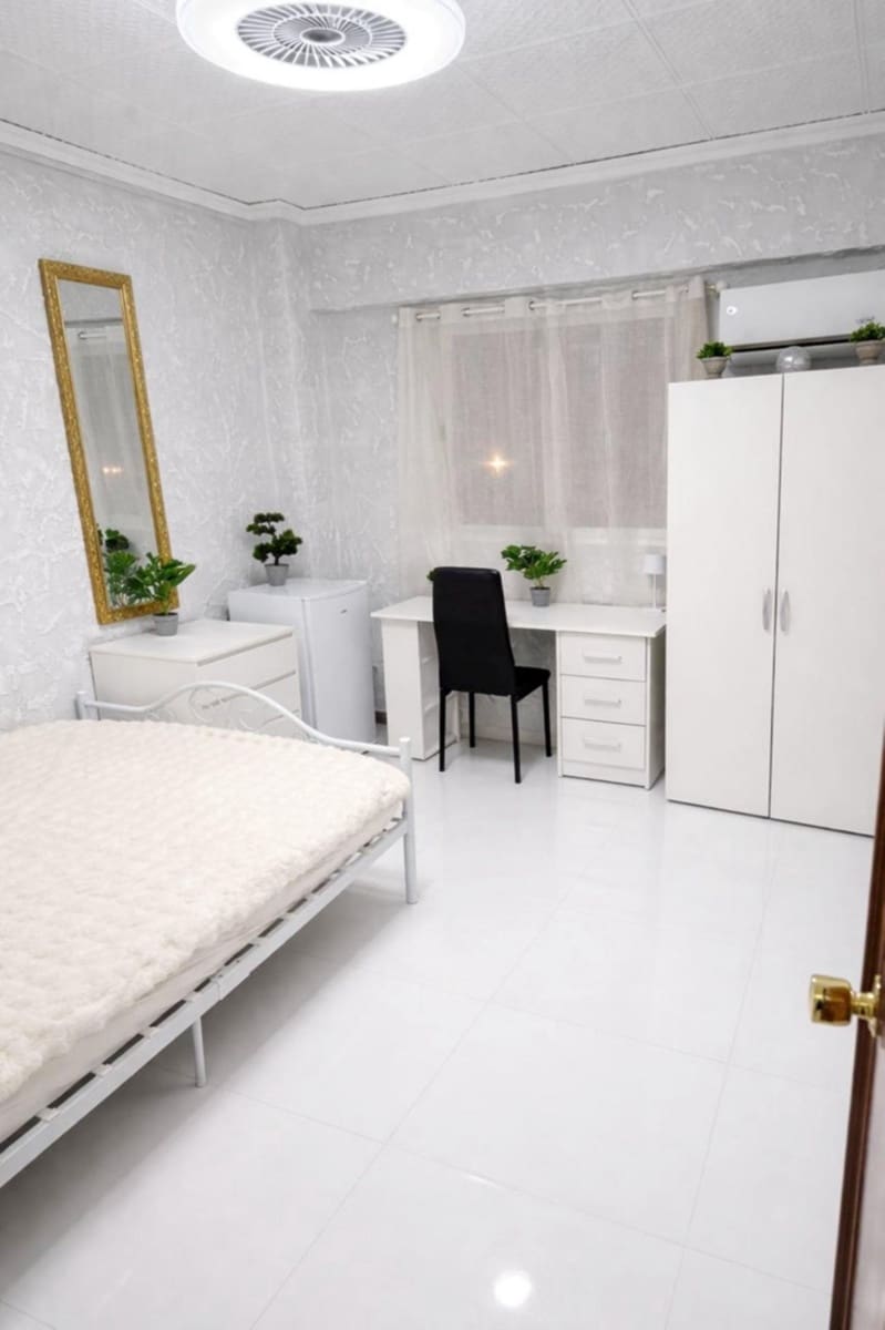 5 makuuhuone Asunto myytävänä paikassa Valencia kaupunki - 225 000 € (Ref: 9997168)