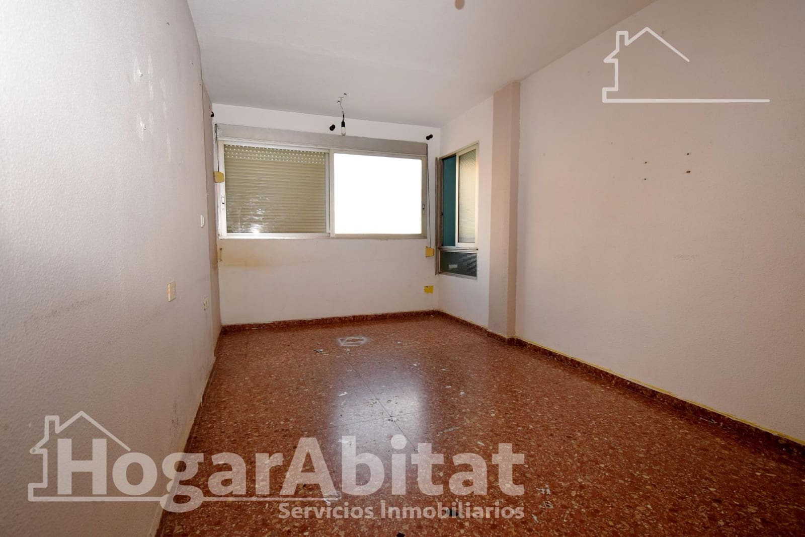 3 bedroom Flat for sale in Valencia city with garage - € 280,000 (Ref: 9997169)