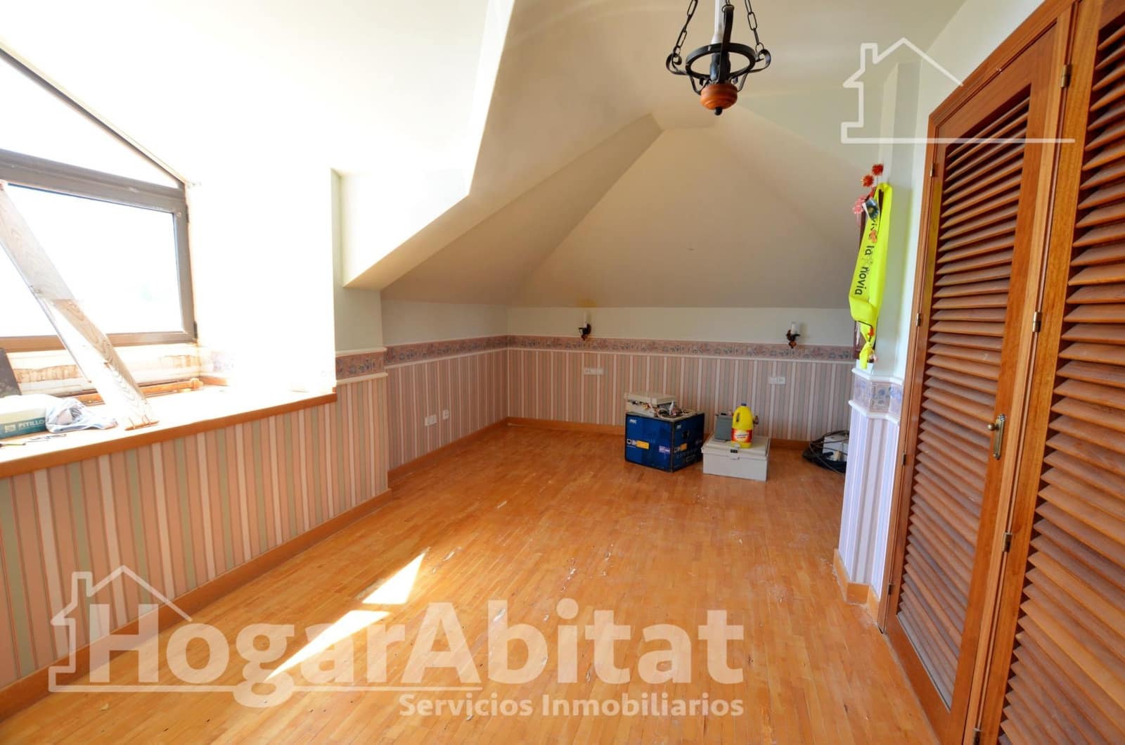 8 sypialnia Willa na sprzedaż w Muchamiel / Mutxamel z basenem garażem - 470 000 € (Ref: 9997170)