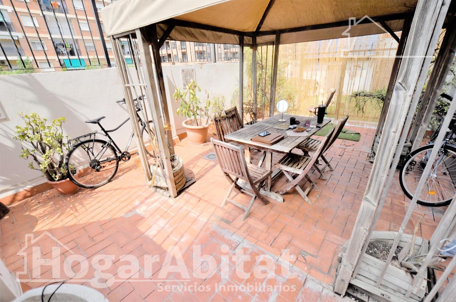 2 slaapkamer Flat te koop in Valencia stad - € 340.000 (Ref: 9997175)