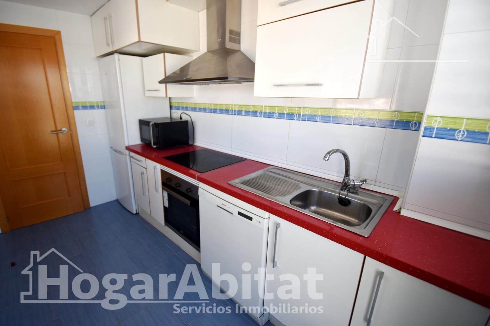 4 bedroom Penthouse for sale in Oropesa  with pool garage - € 420,000 (Ref: 9999651)