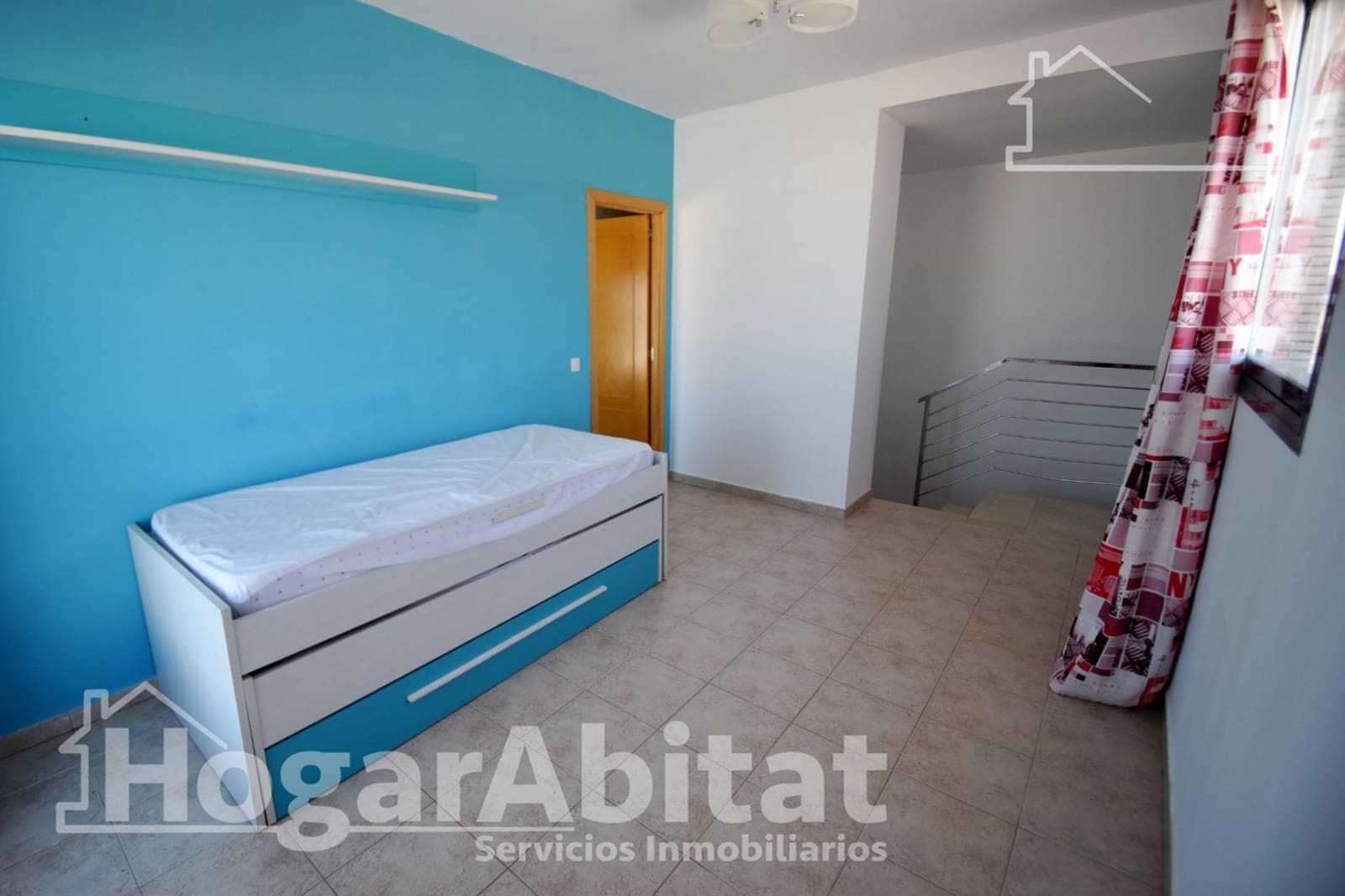 4 bedroom Penthouse for sale in Oropesa  with pool garage - € 420,000 (Ref: 9999651)