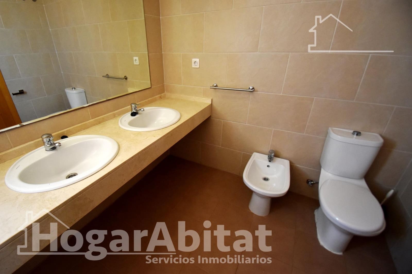 4 bedroom Penthouse for sale in Oropesa  with pool garage - € 420,000 (Ref: 9999651)