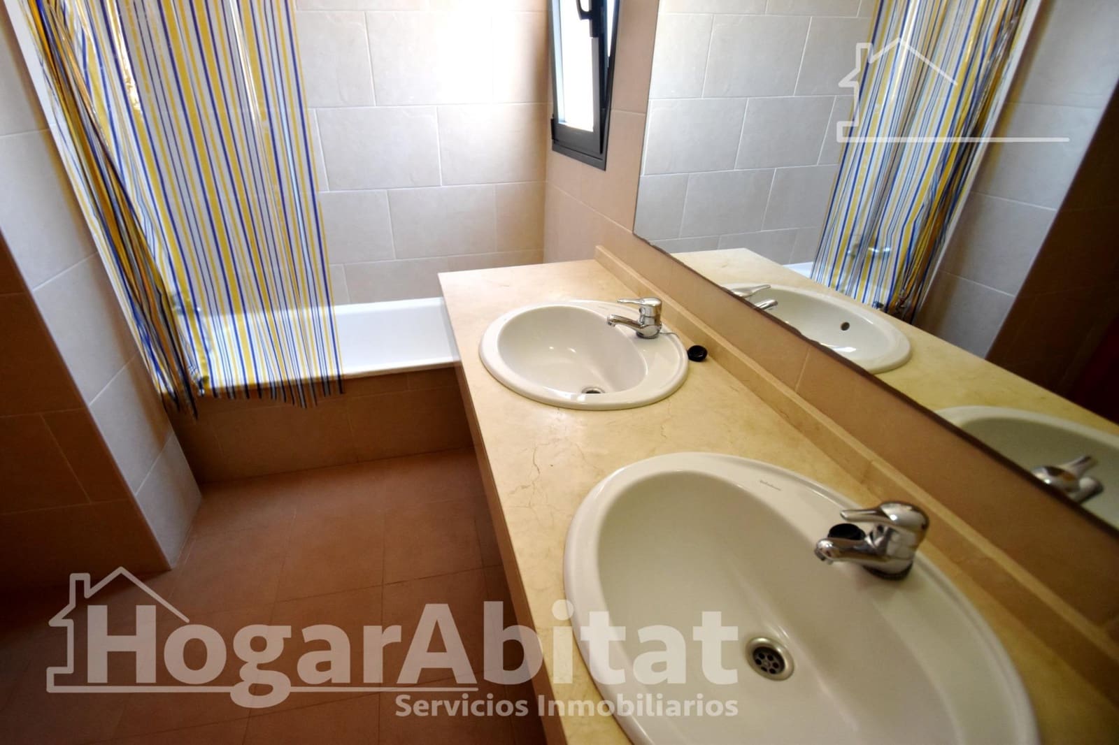 4 bedroom Penthouse for sale in Oropesa  with pool garage - € 420,000 (Ref: 9999651)