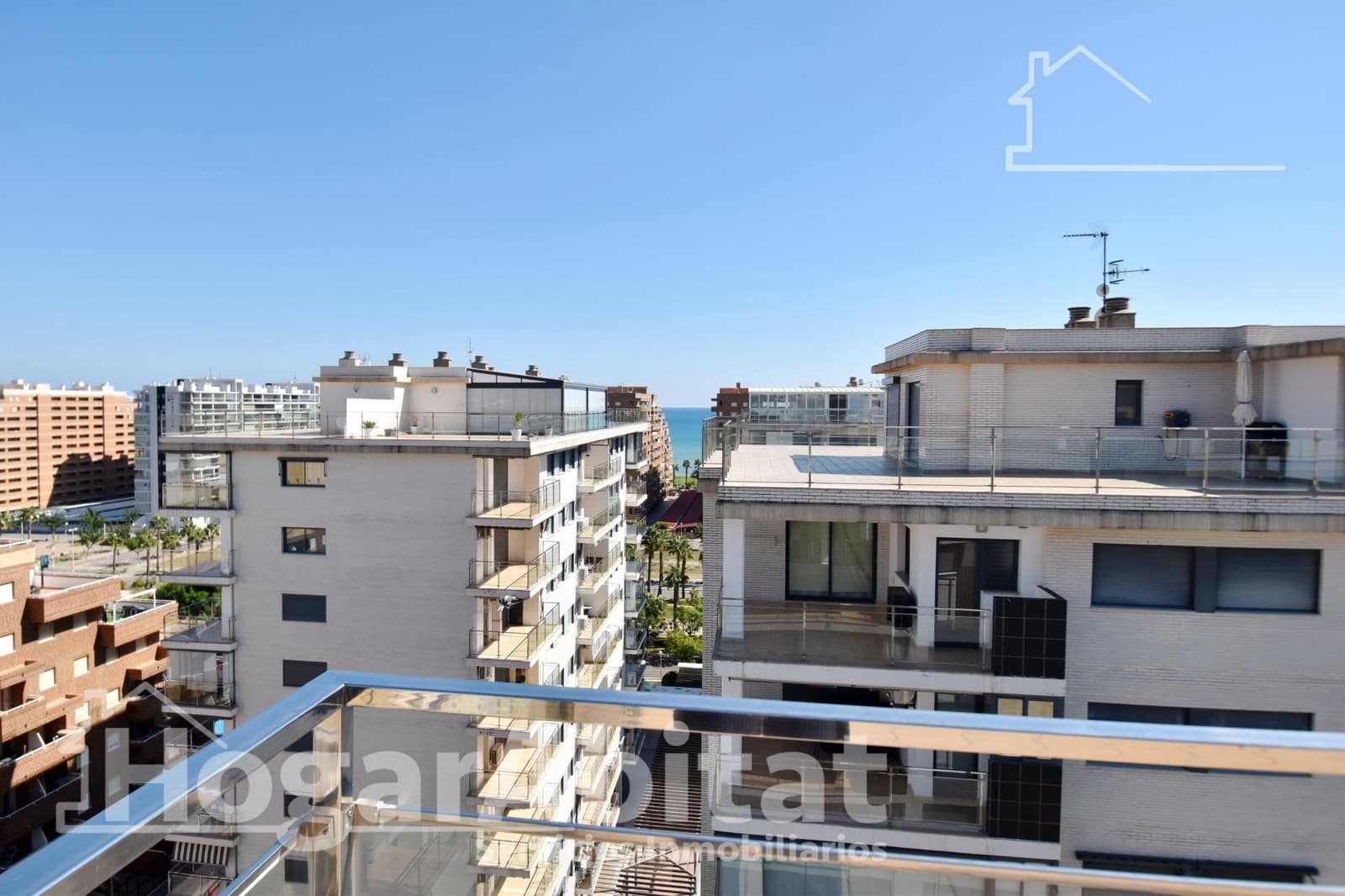 4 bedroom Penthouse for sale in Oropesa  with pool garage - € 420,000 (Ref: 9999651)