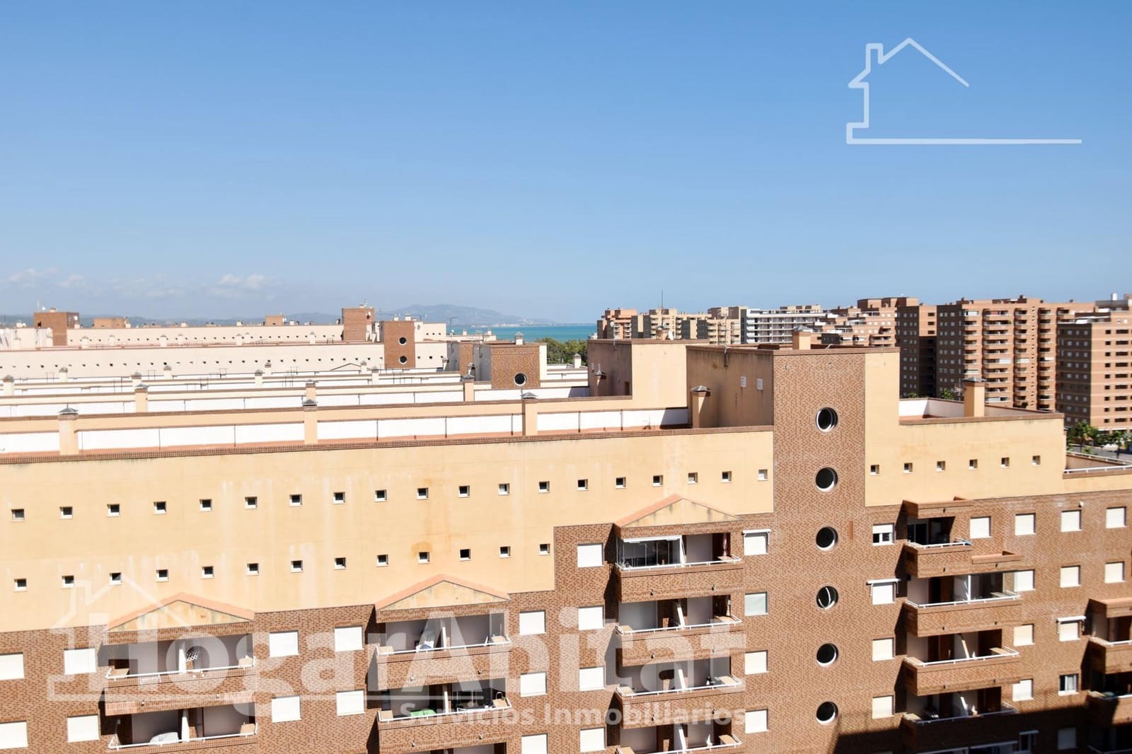 4 bedroom Penthouse for sale in Oropesa  with pool garage - € 420,000 (Ref: 9999651)