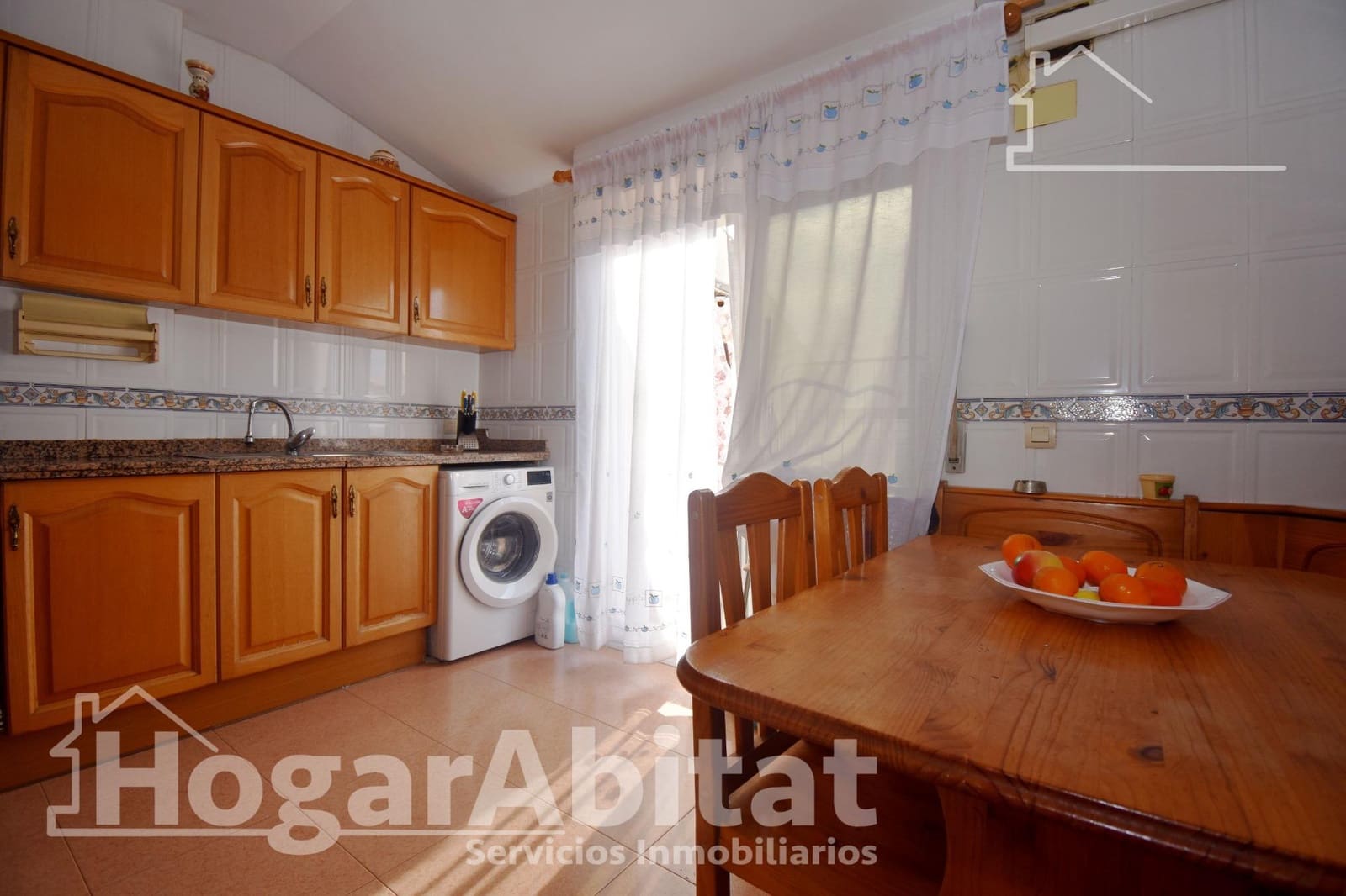 3 sypialnia Penthouse na sprzedaż w Castello de la Plana z garażem - 230 000 € (Ref: 9999655)