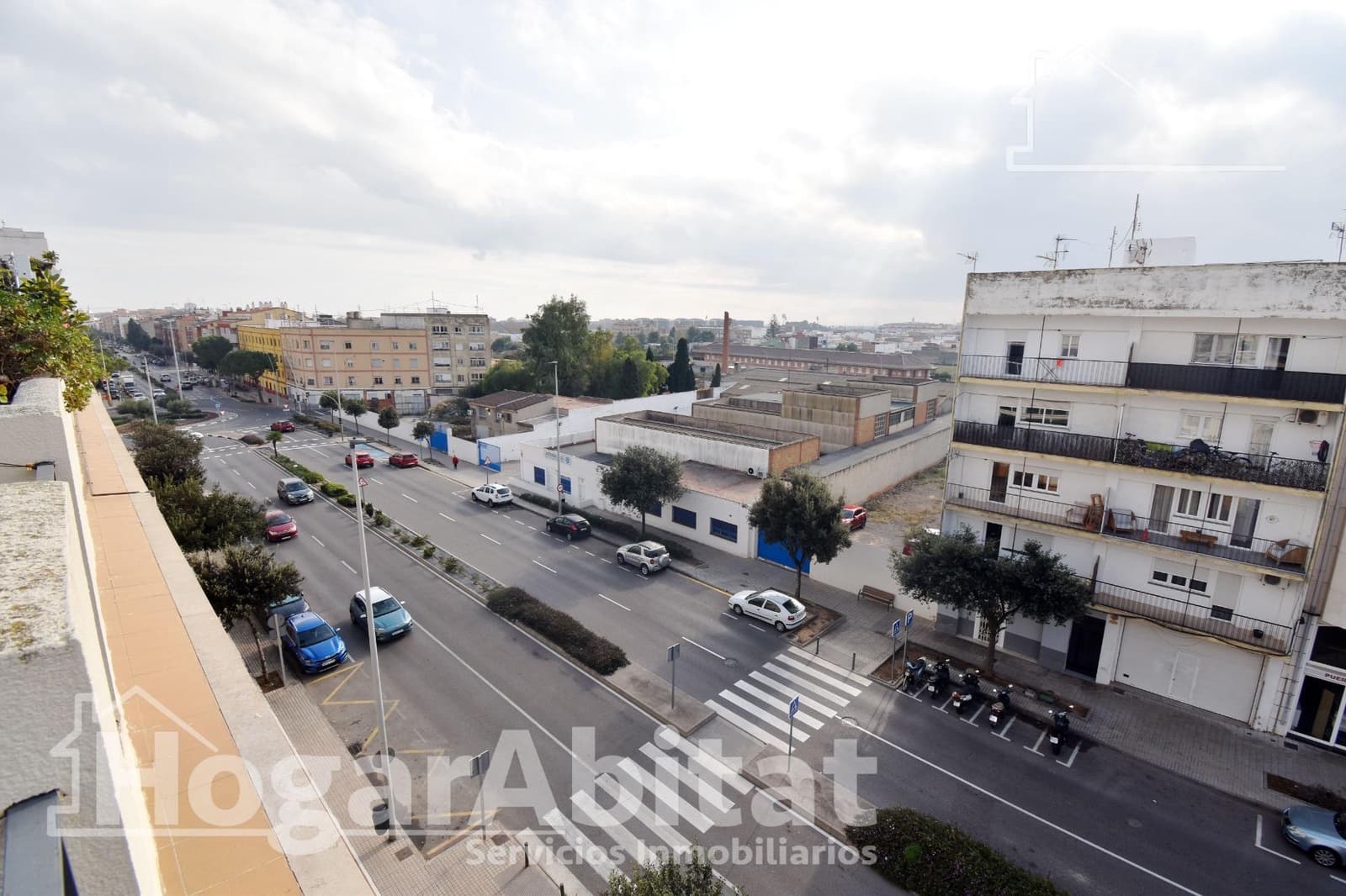 3 sypialnia Penthouse na sprzedaż w Castello de la Plana z garażem - 230 000 € (Ref: 9999655)