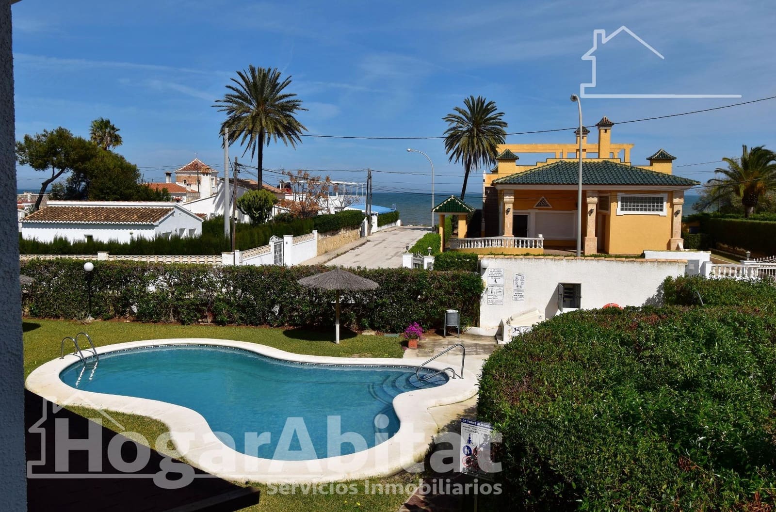 2 bedroom Penthouse for sale in Denia with pool garage - € 315,000 (Ref: 9999661)
