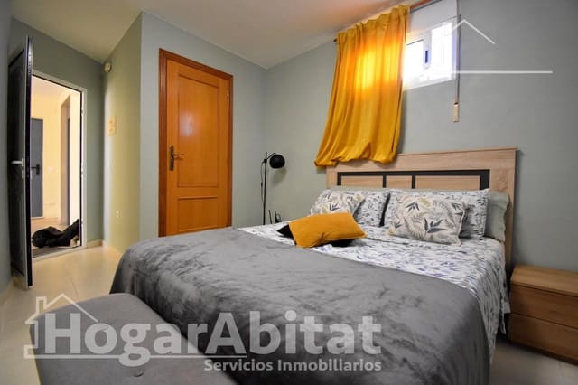 Piso en Dénia en venta - 125.000 € (Ref: 9999662)