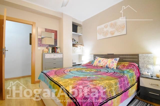 Piso de 4 habitaciones en Oliva en venta - 175.000 € (Ref: 9999664)