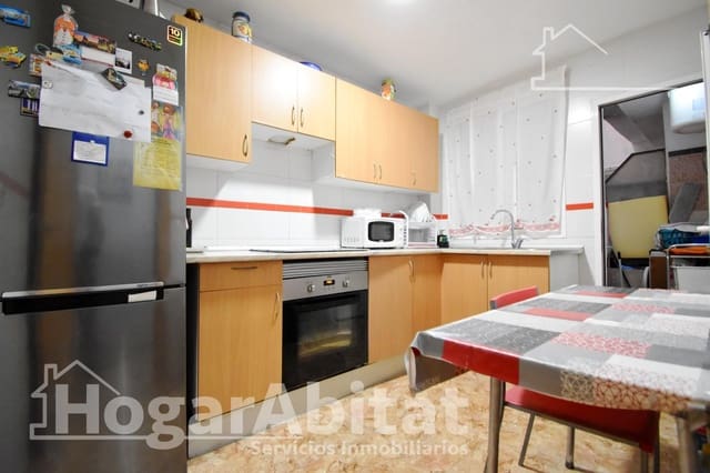 Piso de 4 habitaciones en Oliva en venta - 175.000 € (Ref: 9999664)