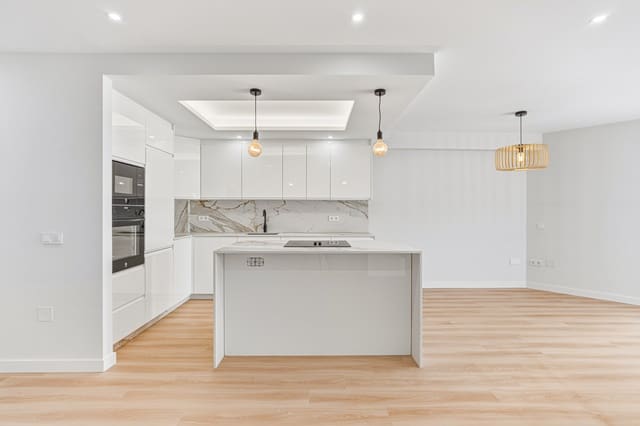 3 Zimmer Apartment zu verkaufen in Mijas Costa, Mijas mit Pool - 435.000 € (Ref: 10005033)