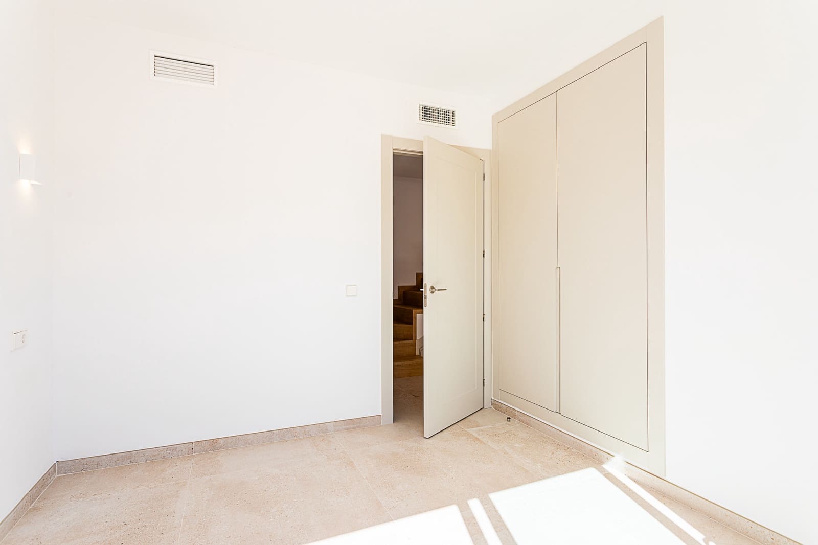 3 bedroom Penthouse for sale in Marbella with pool garage - € 699,000 (Ref: 10005034)
