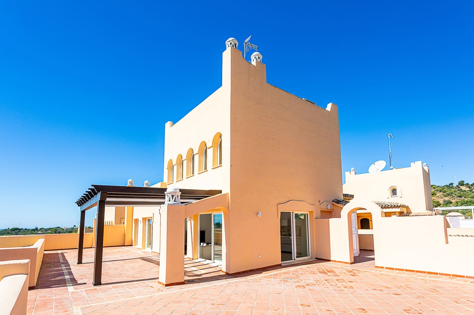 3 bedroom Penthouse for sale in Marbella with pool garage - € 699,000 (Ref: 10005034)