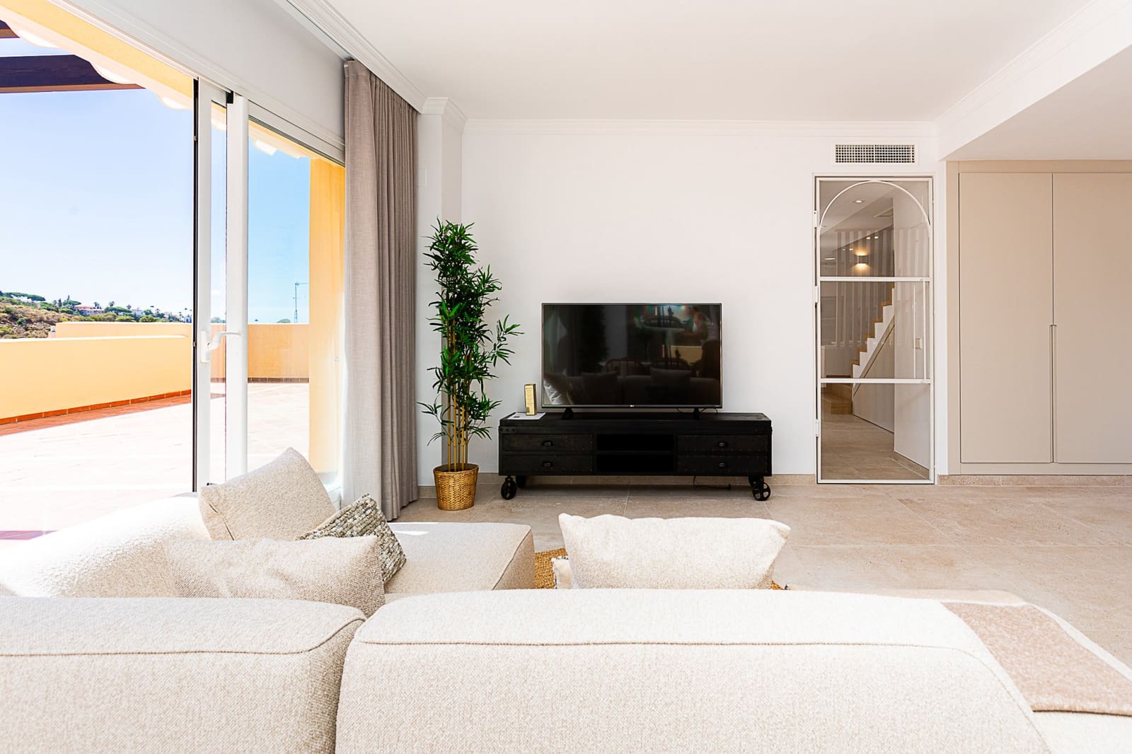 3 bedroom Penthouse for sale in Marbella with pool garage - € 699,000 (Ref: 10005034)