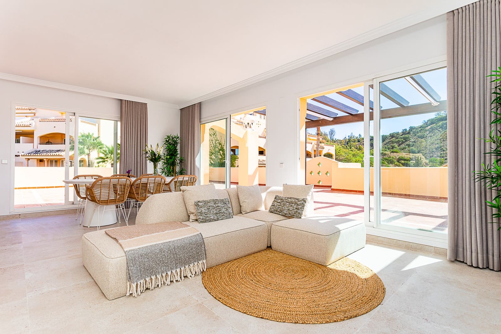 3 bedroom Penthouse for sale in Marbella with pool garage - € 699,000 (Ref: 10005034)