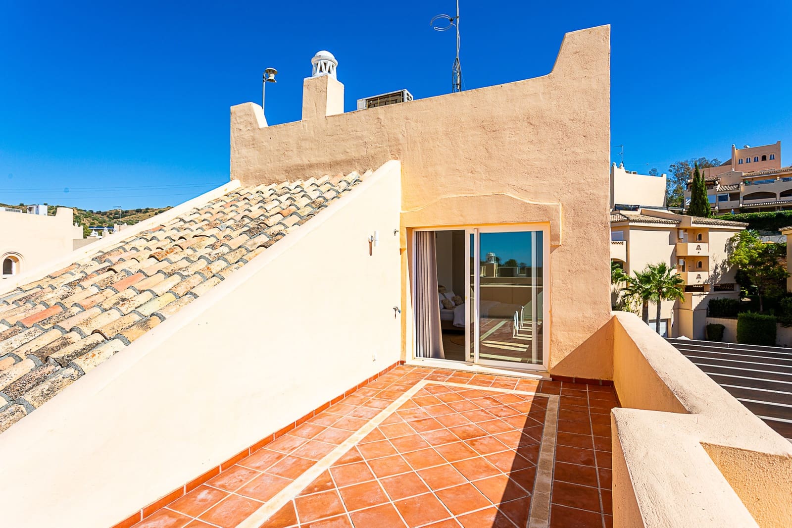 3 bedroom Penthouse for sale in Marbella with pool garage - € 699,000 (Ref: 10005034)