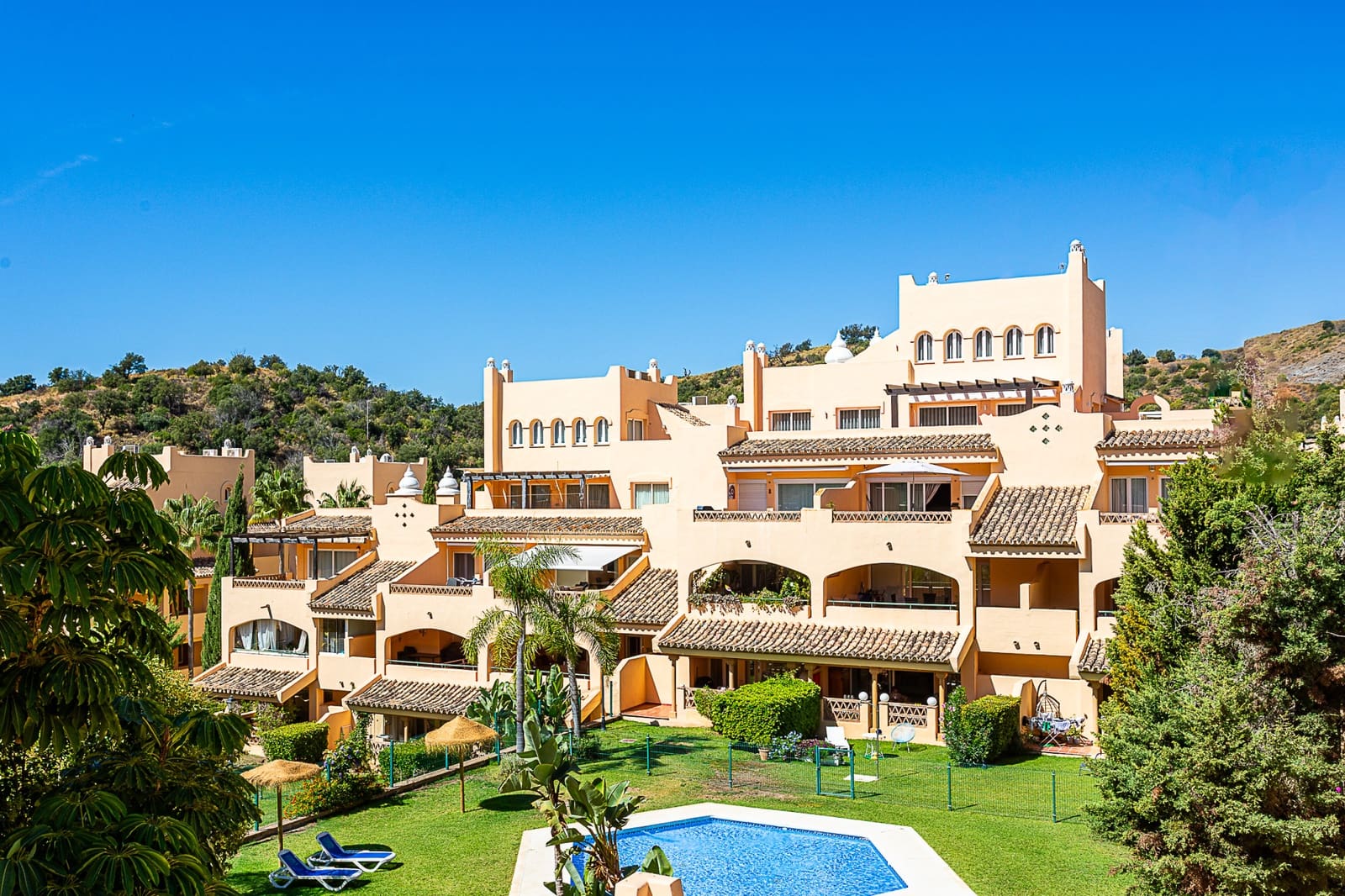 3 bedroom Penthouse for sale in Marbella with pool garage - € 699,000 (Ref: 10005034)