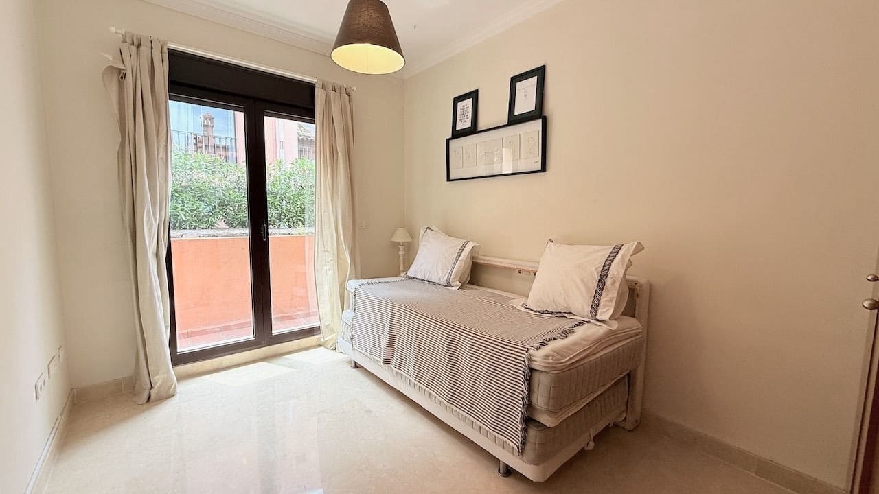 3 soverom Hus til salgs i Estepona med svømmebasseng garasje - € 478 000 (Ref: 10010338)