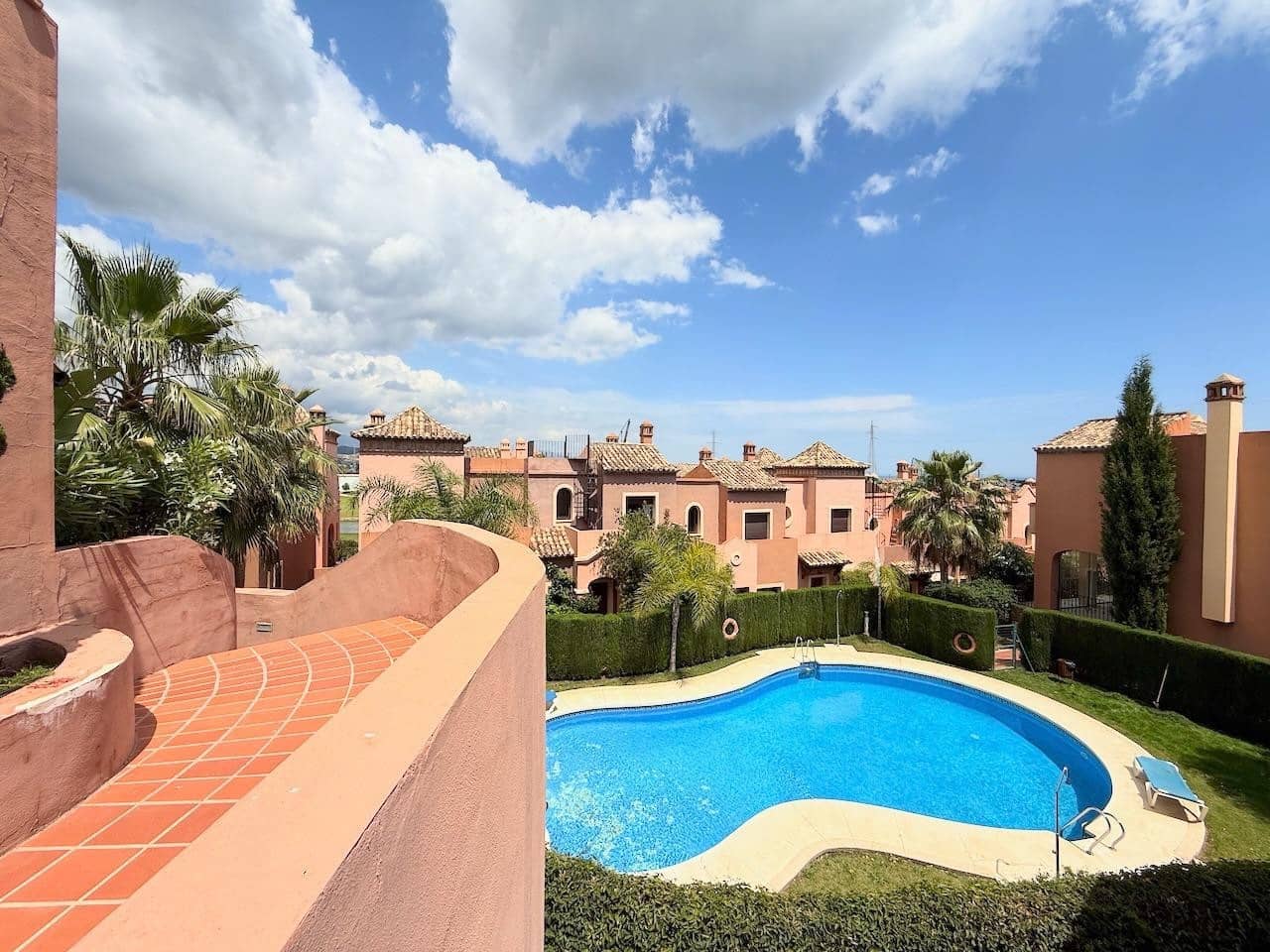 3 soverom Hus til salgs i Estepona med svømmebasseng garasje - € 478 000 (Ref: 10010338)