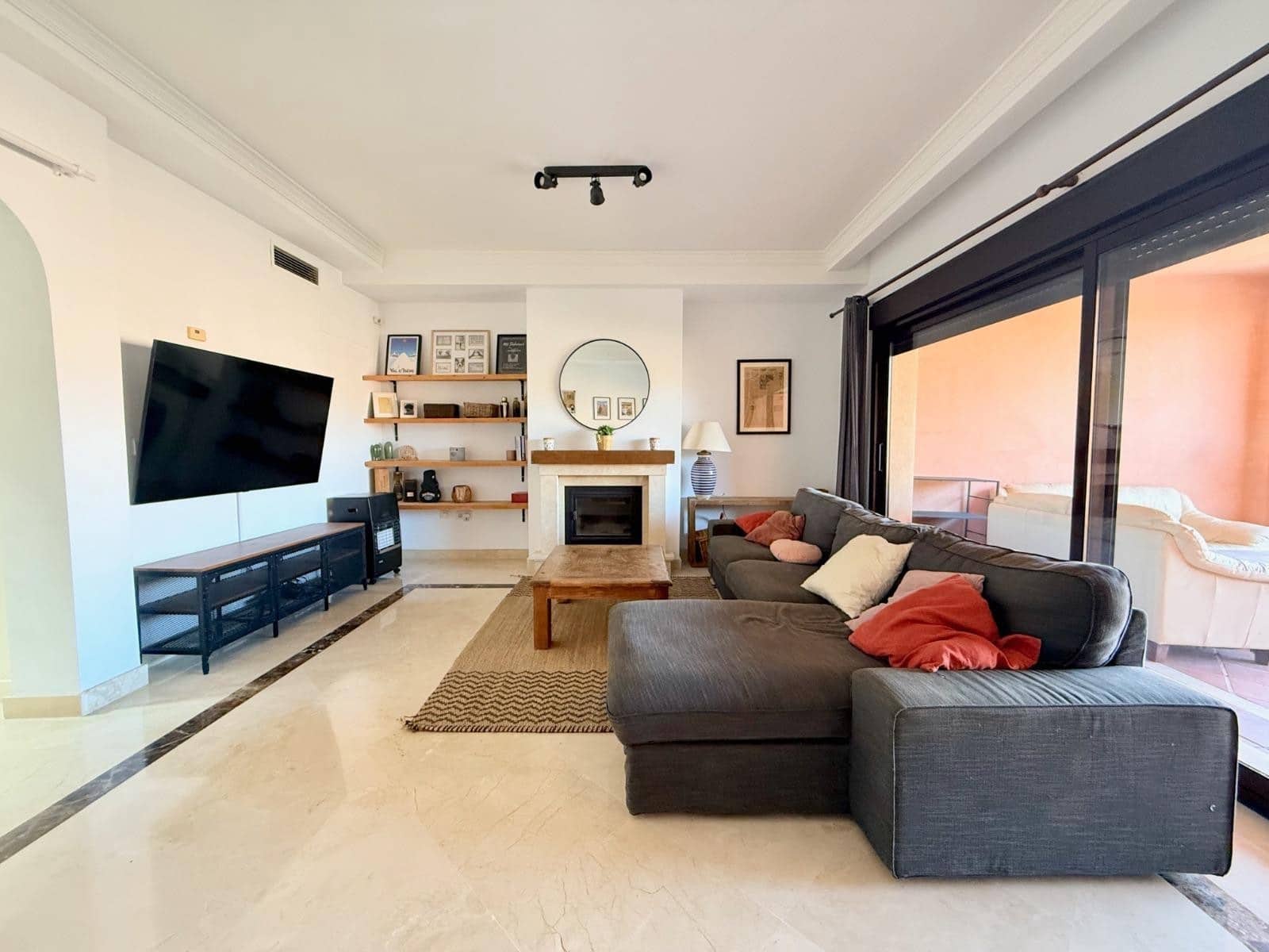 3 soverom Hus til salgs i Estepona med svømmebasseng garasje - € 478 000 (Ref: 10010338)