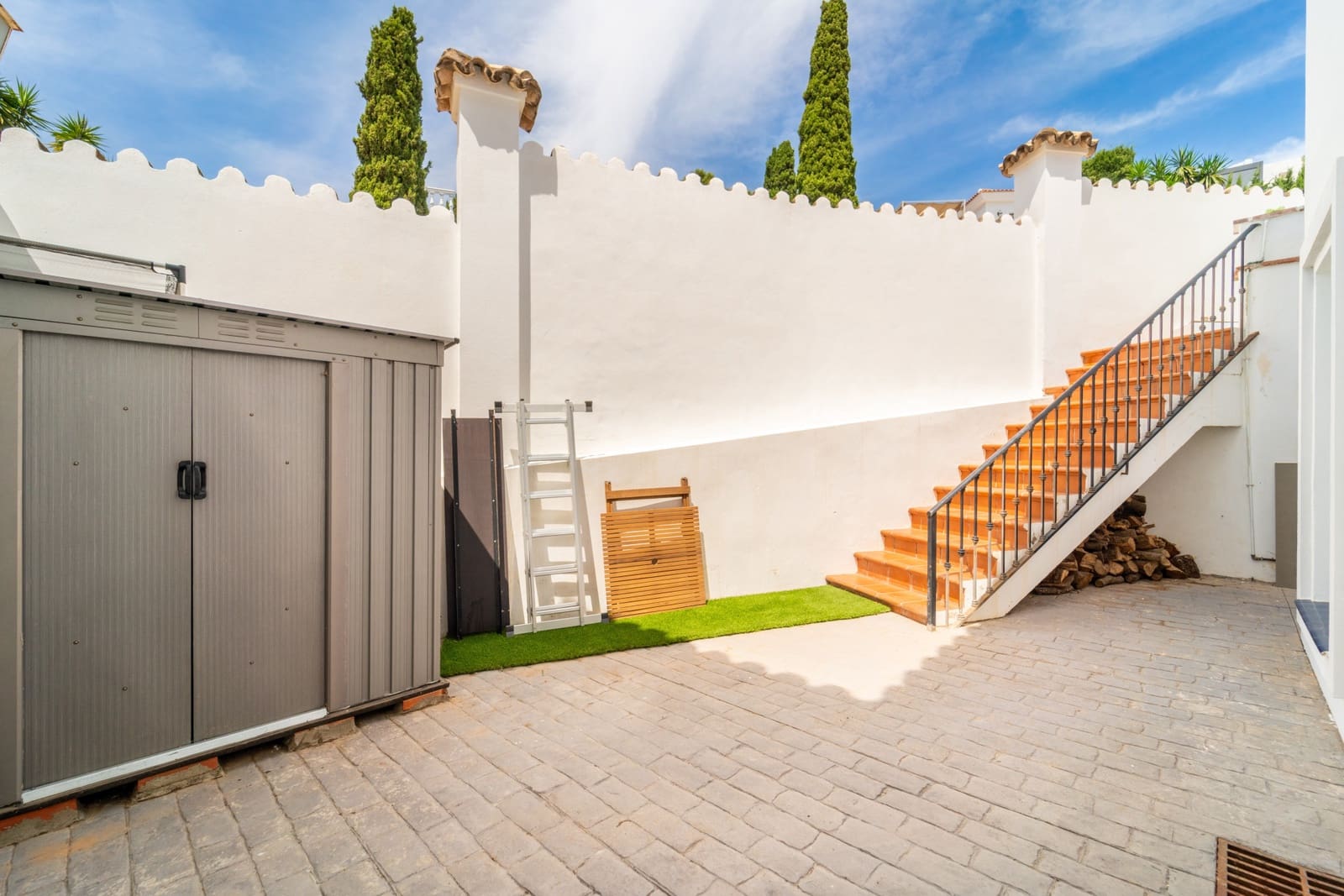 4 bedroom Villa for sale in Mijas Costa with pool garage - € 1,120,000 (Ref: 10010339)