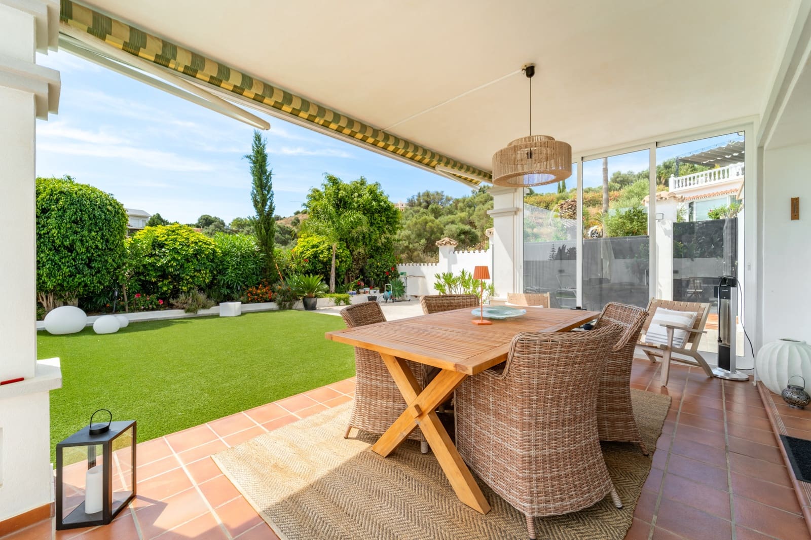4 bedroom Villa for sale in Mijas Costa with pool garage - € 1,120,000 (Ref: 10010339)