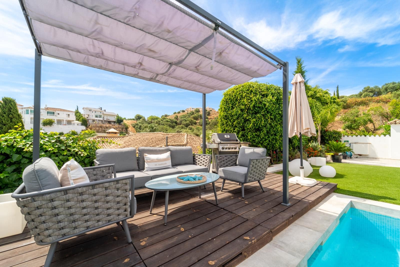 4 bedroom Villa for sale in Mijas Costa with pool garage - € 1,120,000 (Ref: 10010339)