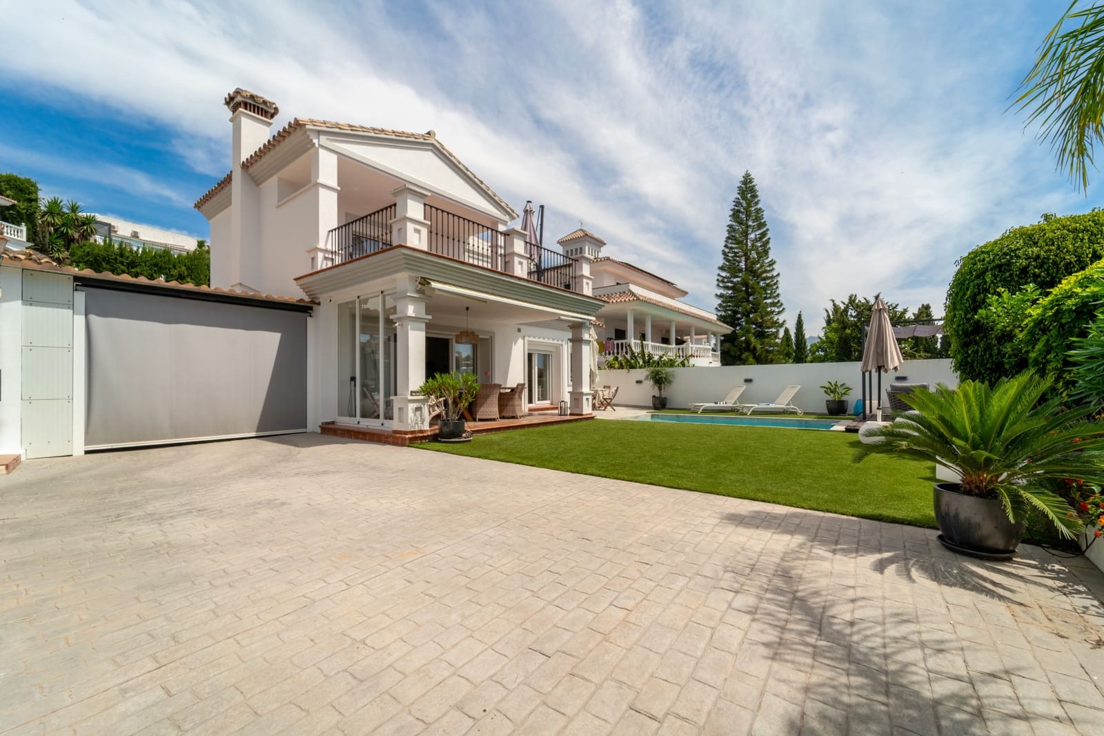 4 bedroom Villa for sale in Mijas Costa with pool garage - € 1,120,000 (Ref: 10010339)
