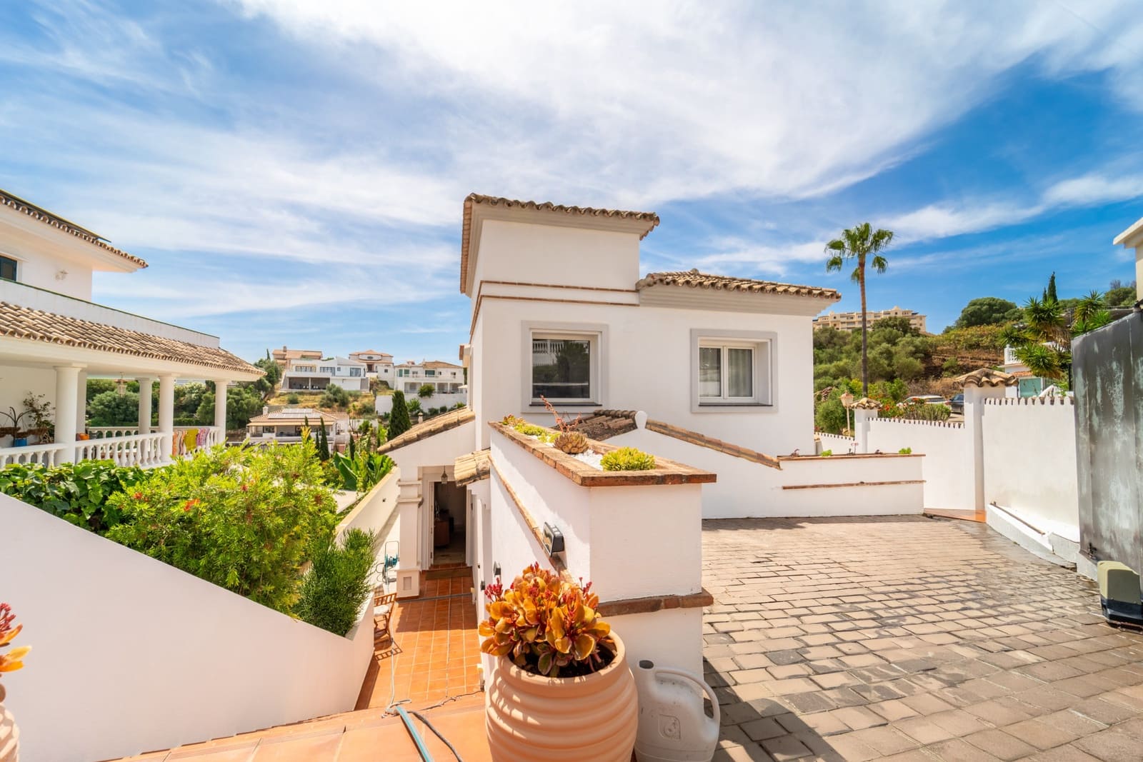 4 bedroom Villa for sale in Mijas Costa with pool garage - € 1,120,000 (Ref: 10010339)