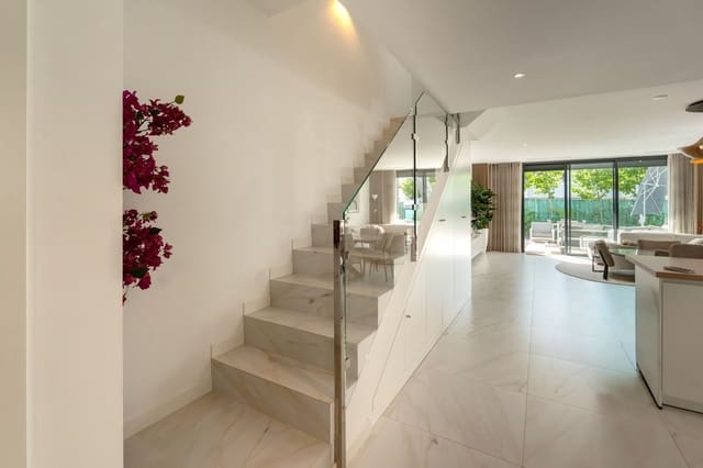 4 sovrum Semi-fristående Villa till salu i Selwo, Estepona med pool garage - 945 000 € (Ref: 10026760)