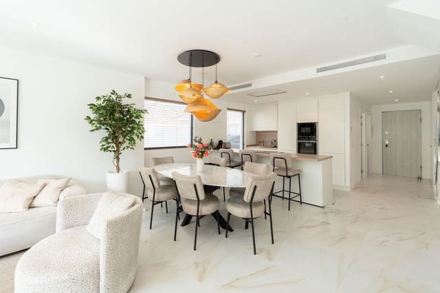 4 sovrum Semi-fristående Villa till salu i Selwo, Estepona med pool garage - 945 000 € (Ref: 10026760)