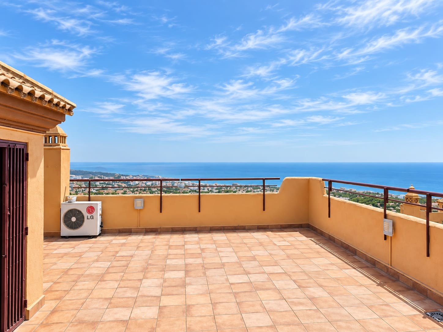 3 bedroom Apartment for sale in Calahonda with pool garage - € 529,000 (Ref: 10031471)