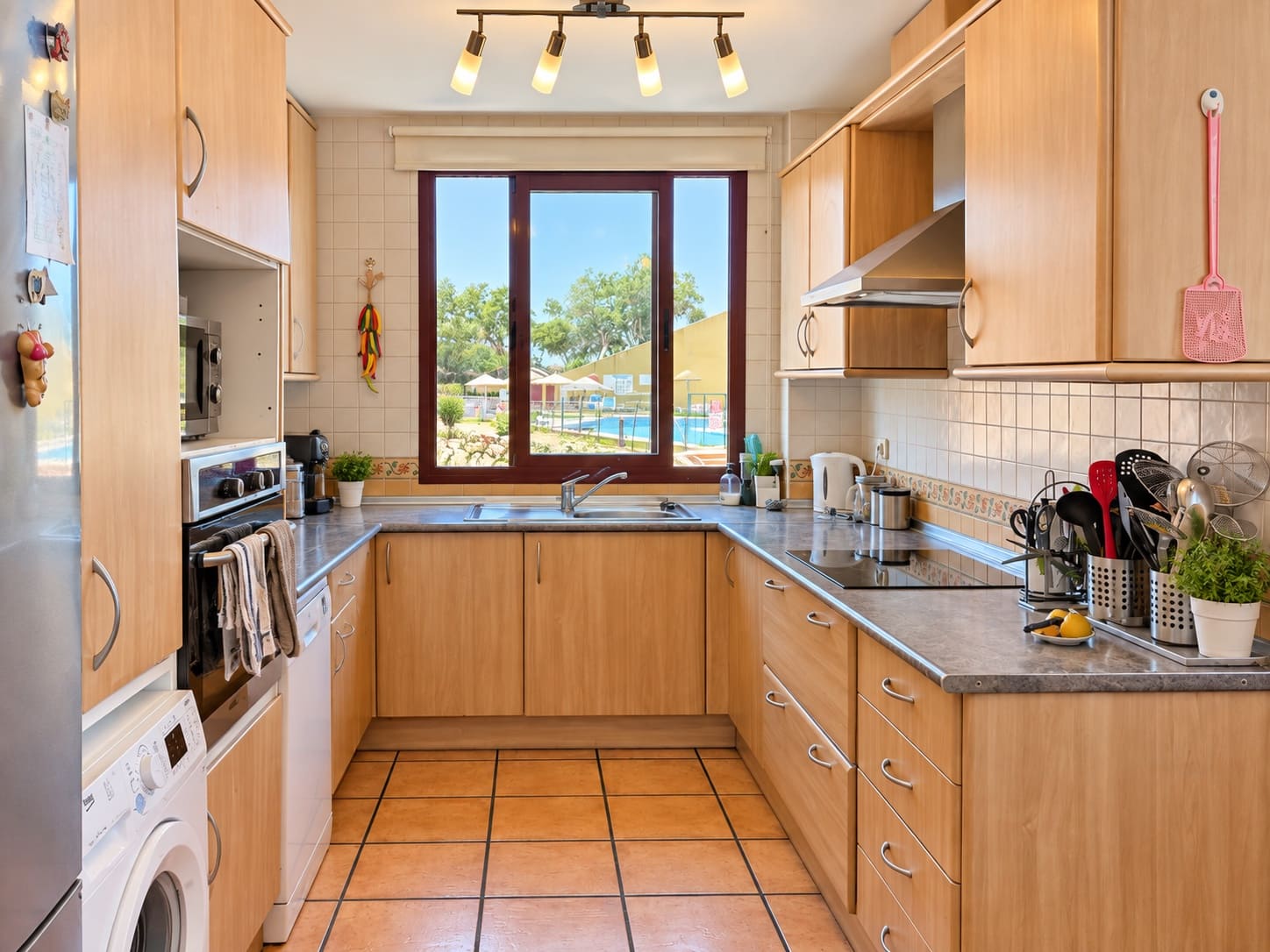 3 bedroom Apartment for sale in Calahonda with pool garage - € 529,000 (Ref: 10031471)