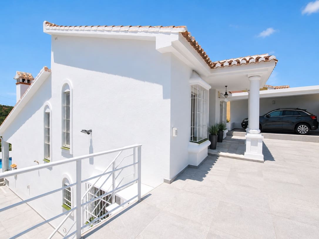 5 soveværelse Villa til salg i Calahonda med swimmingpool garage - € 1.150.000 (Ref: 10044469)