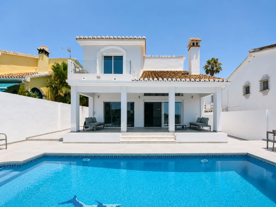 5 soveværelse Villa til salg i Calahonda med swimmingpool garage - € 1.150.000 (Ref: 10044469)