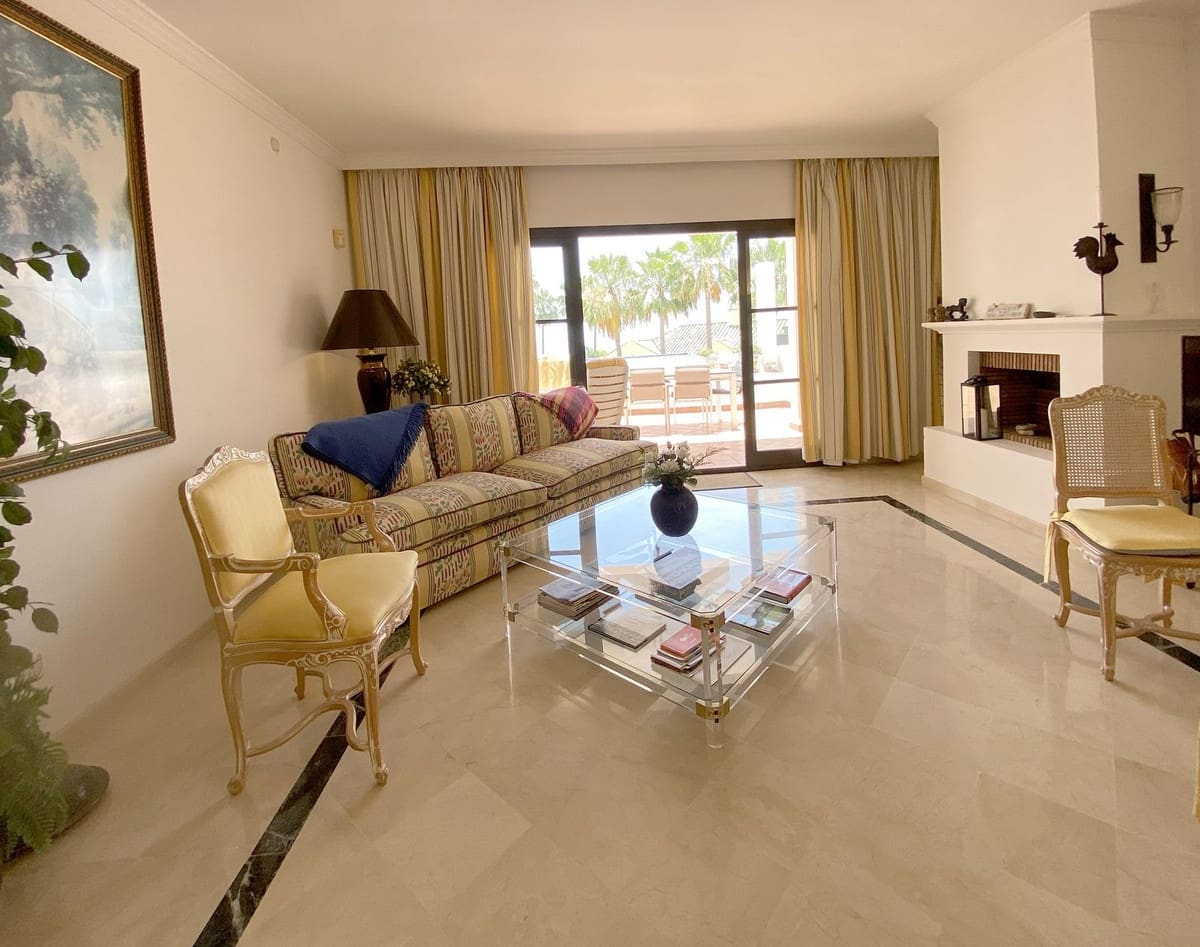 2 Zimmer Haus zu verkaufen in Los Arqueros mit Pool Garage - 550.000 € (Ref: 10044470)
