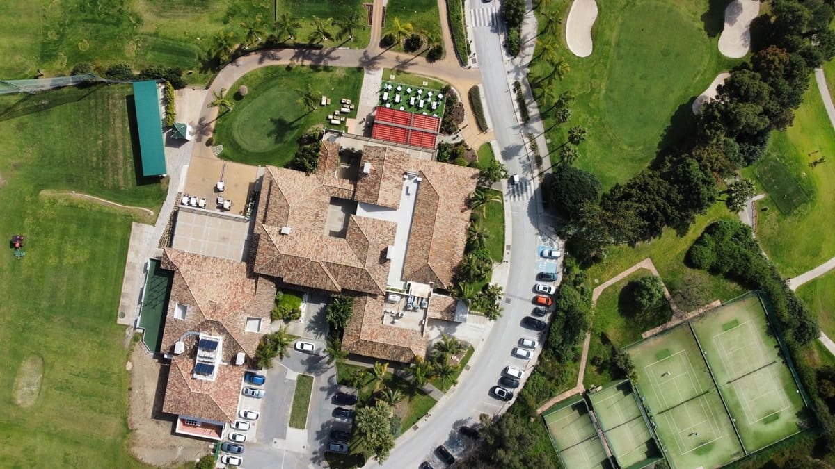 2 Zimmer Haus zu verkaufen in Los Arqueros mit Pool Garage - 550.000 € (Ref: 10044470)